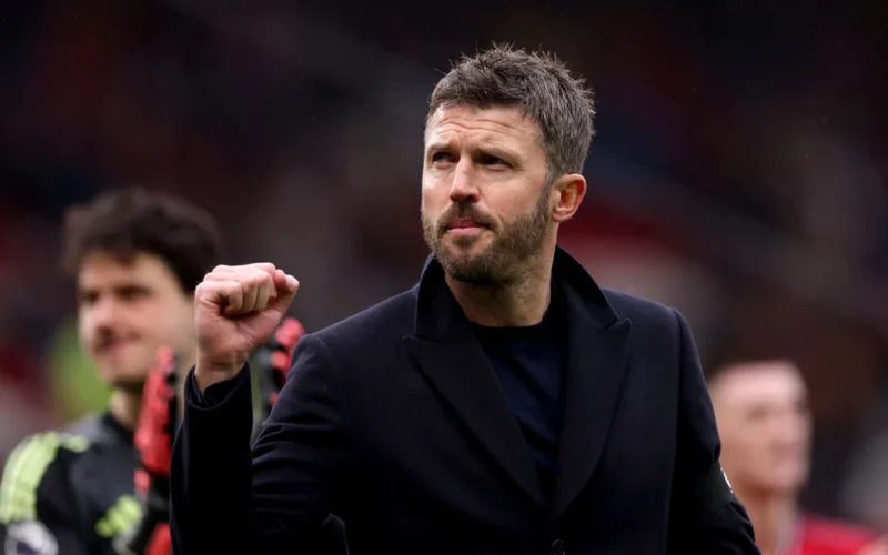 توقعات مايكل كاريك بشأن قدرة مانشستر يونايتد على حصد اللقب هذا الموسم